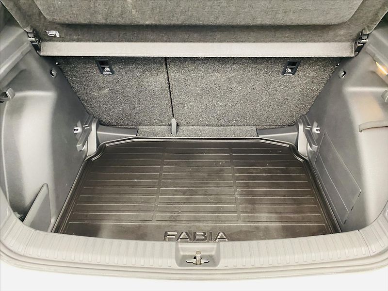 Škoda Fabia 1,0 TSI DSG 85kW Monte Carlo - fotka 21 z 25