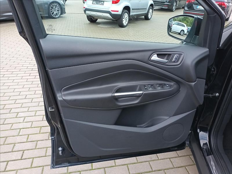 Ford Kuga 2,0 TDCi,120kw,4x4,NAVI,KAMERA - fotka 16 z 50
