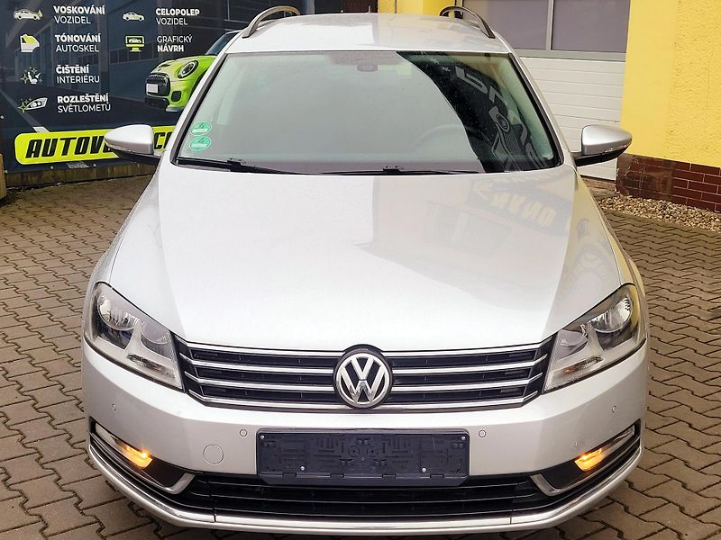 Volkswagen Passat *SERV.KNÍŽKA,AUT.PARKOVÁNÍ   - fotka 2 z 47