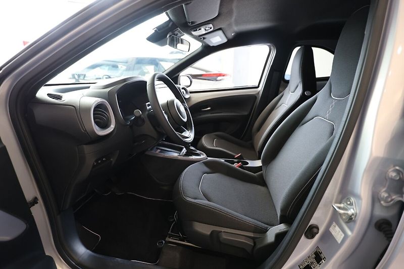 Toyota Aygo Hybrid 1.5 Style Smart e-CVT - - fotka 16 z 18