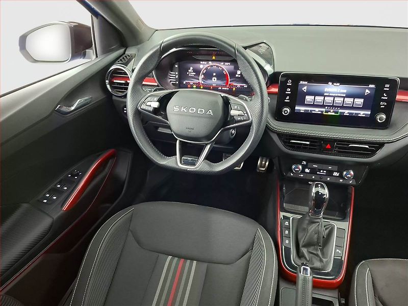 Škoda Fabia (2025) 1.0 TSI, MONTE CARLO, AUTOMAT - fotka 7 z 17