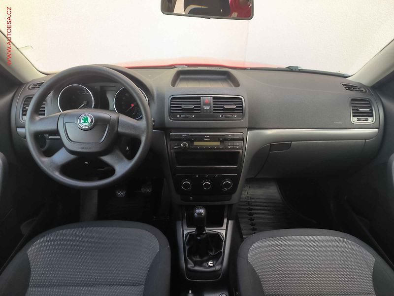 Škoda Yeti (2013) 1.4 TSi, 1.maj,ČR, Active - fotka 8 z 14