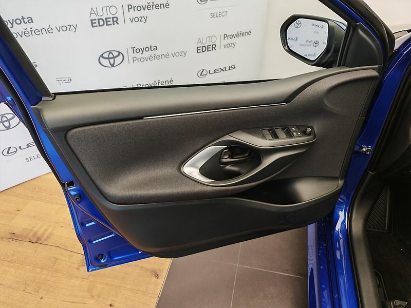 Toyota Yaris 1.5 Hybrid Comfort - fotka 9 z 29