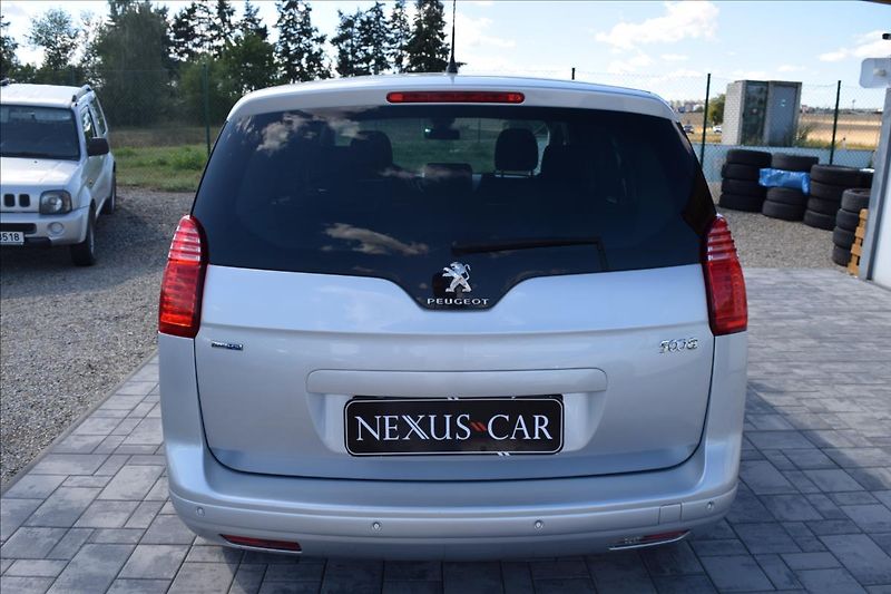Peugeot 5008 1,6 HDI 88KW AUTOMAT 7MÍST TOP - fotka 6 z 46