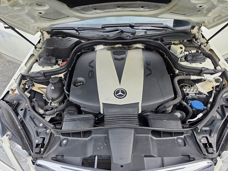 Mercedes-Benz Třídy E 300CDI V6 Avantgarde TZ  - fotka 9 z 30