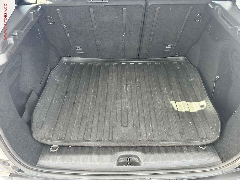 Peugeot 2008 (2026) 1.2, 1.maj,ČR, Business, AT - fotka 7 z 15