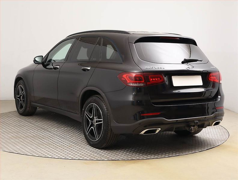 Mercedes-Benz GLC (2020) AMG line 300 d 4MATIC - fotka 4 z 25