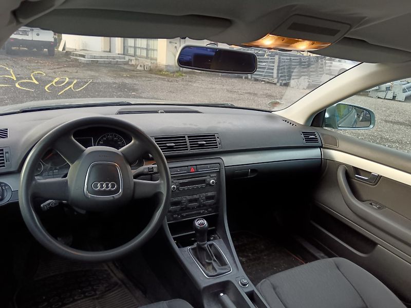 Audi A4 (2006)  85 KW klima výhřev  - fotka 7 z 15