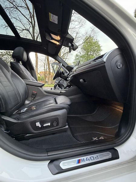BMW X4 (2020) - fotka 12 z 12