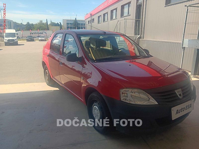 Dacia Logan (2011) 1.2i, 1.maj,ČR - fotka 1 z 3