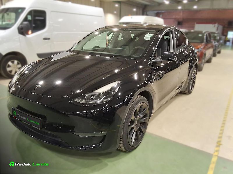 Tesla Model Y (2023) Long Range AWD Berlín - fotka 2 z 8