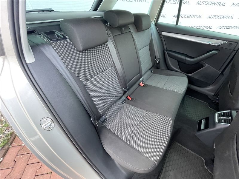 Škoda Octavia 1,2 TSI 81kw 111t.km 1.majitel - fotka 20 z 22