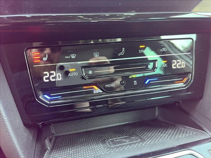 Volkswagen Passat 2,0 TDi DSG DPH  Webasto,Kamer - fotka 21 z 50