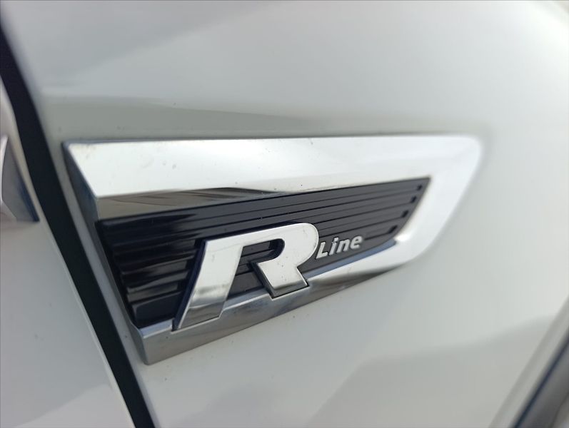 Volkswagen Tiguan 2,0 TDi R-Line DSG 4x4 Navi ČR - fotka 32 z 33