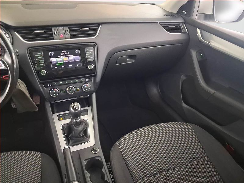 Škoda Octavia (2014) Style 2.0 TDI, Tempomat - fotka 8 z 16