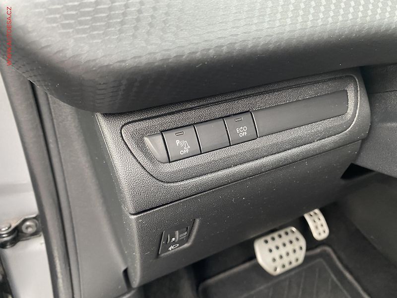 Peugeot 208 (2019) 1.2 PT, GT Line, AT, panor - fotka 15 z 18