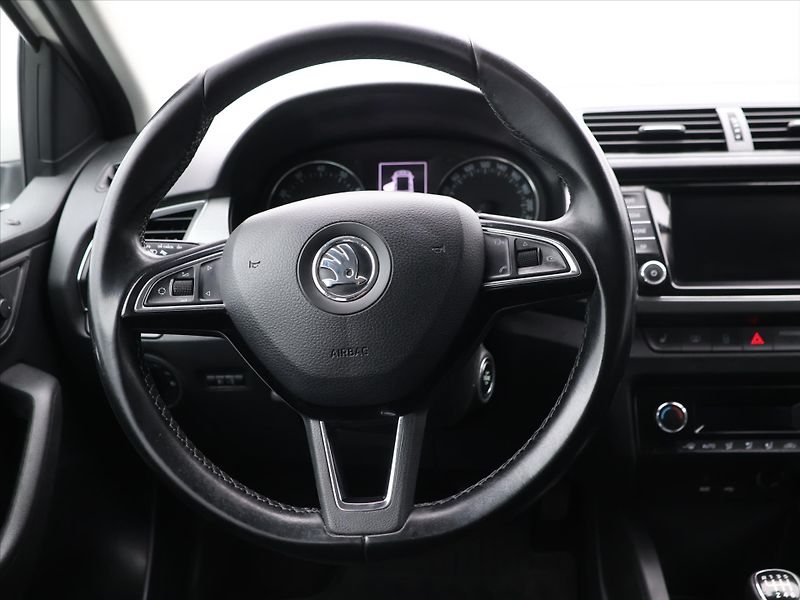 Škoda Fabia 1,2 TSI 81kW Style CZ DPH - fotka 14 z 26