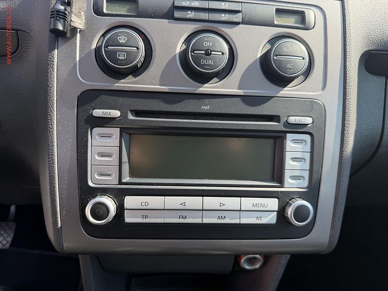 Volkswagen Touran (2008) 1.9TDi, AC, temp - fotka 13 z 17