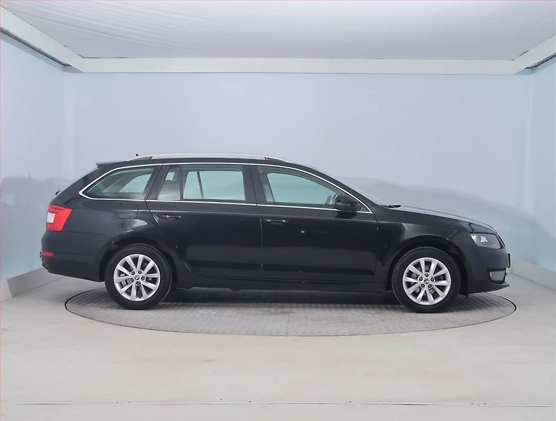 Škoda Octavia (2016) Style Plus 2.0 TDI, Automat - fotka 6 z 21