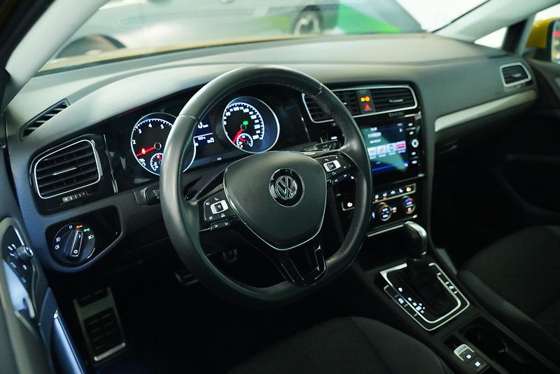 Volkswagen Golf - fotka 14 z 28