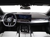 BMW Řada 5 540d xDrive Touring - náhled 13
