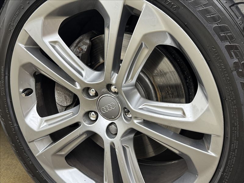 Audi Q5 3,0 4X4 EXCLUSIVE ROZVODY APOD - fotka 47 z 55