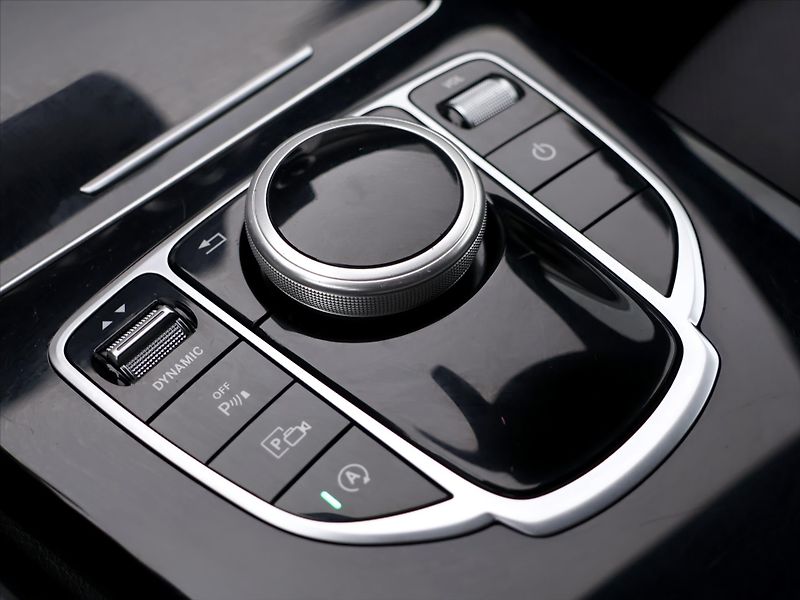 Mercedes-Benz Třídy C 2,0 220d Aut. Avantgarde - fotka 26 z 34