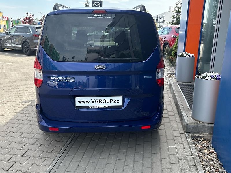 Ford Tourneo Courier (2017) 1.0 EcoBoost 74kW - fotka 9 z 34