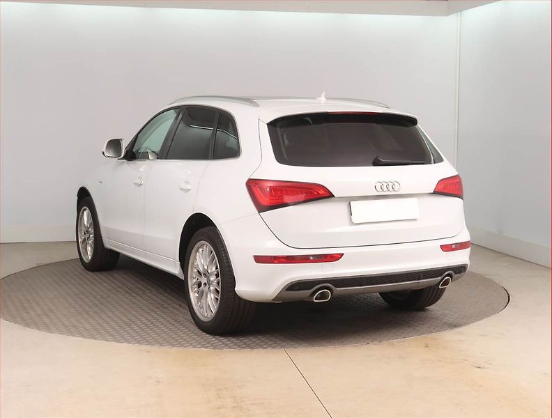Audi Q5 (2013) S line 3.0 TDI, 4X4, Automat - fotka 4 z 16