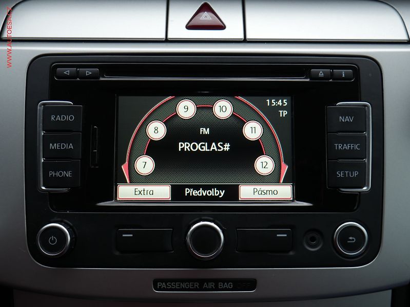 Volkswagen Passat (2010) 2.0TDi, Bixen, navi, STK3/28 - fotka 12 z 16