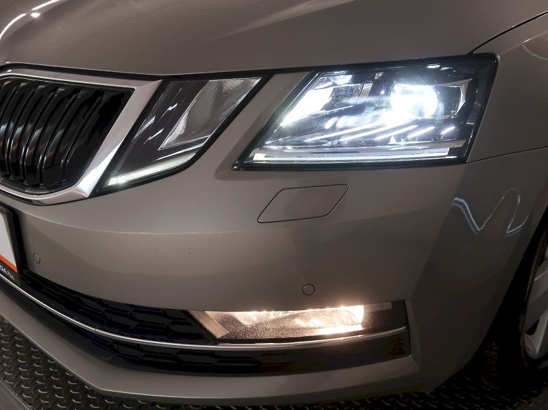 Škoda Octavia (2018) STYLE 1.5TSI 110KW DSG DCC NAV - fotka 10 z 39
