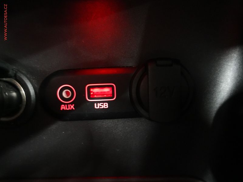 Kia Ceed (2016) 1.6 CRDi, 1.maj,ČR, servis - fotka 20 z 22