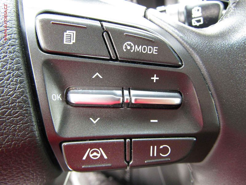 Hyundai i30 (2021) 1.0 T-GDi, 1.maj,ČR, AT - fotka 13 z 21