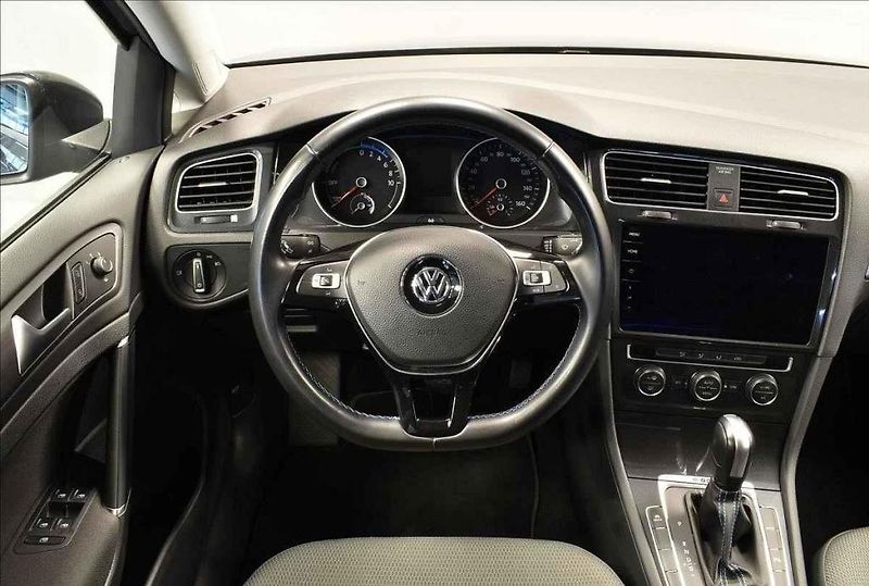 Volkswagen e-Golf.