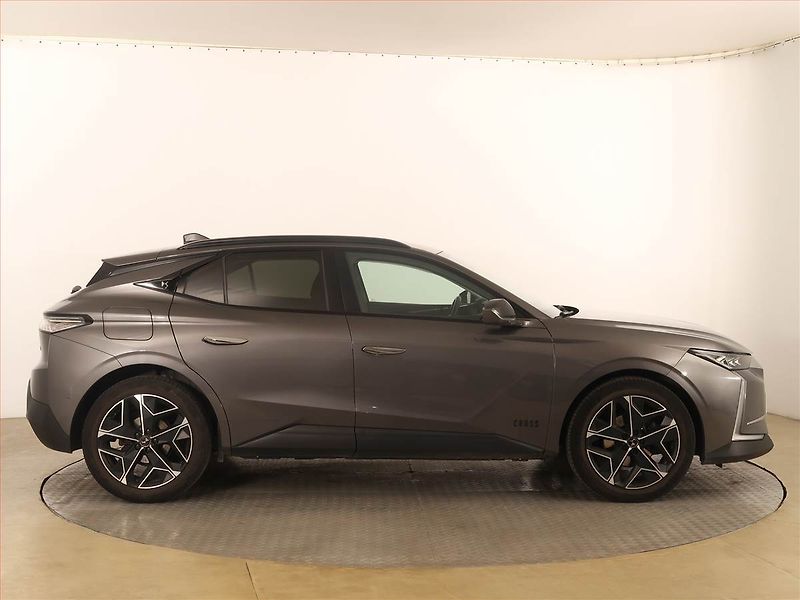 DS Automobiles DS4 (2022) 1.5 BlueHDi, Automat, Kůže - fotka 6 z 22