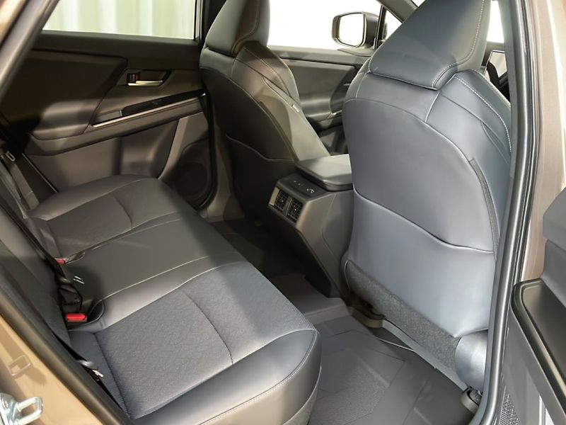 Subaru E-Outback 74.7 kWh AWD Touring H/K Venti - fotka 9 z 17