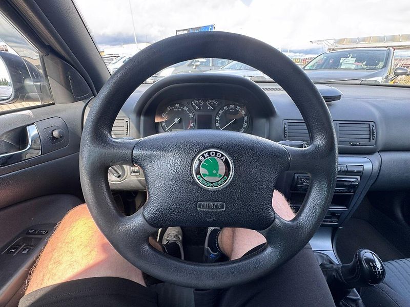 Škoda Octavia (2006) 1,6 MPI 75 KW GO MOTORU - fotka 26 z 47