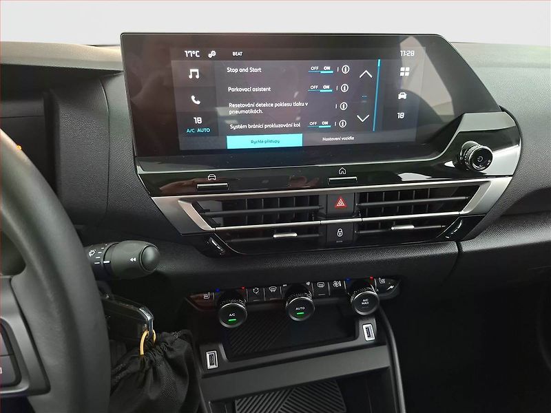 Citroën C4 (2022) 1.5 BlueHDi, ČR,1.maj - fotka 12 z 16