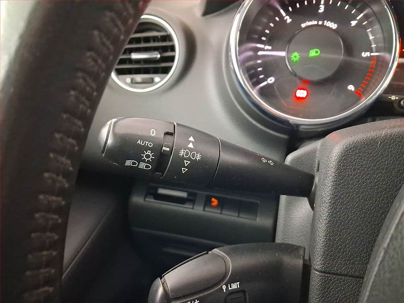 Peugeot 3008 (2010) 2.0 HDi, Tempomat - fotka 14 z 21