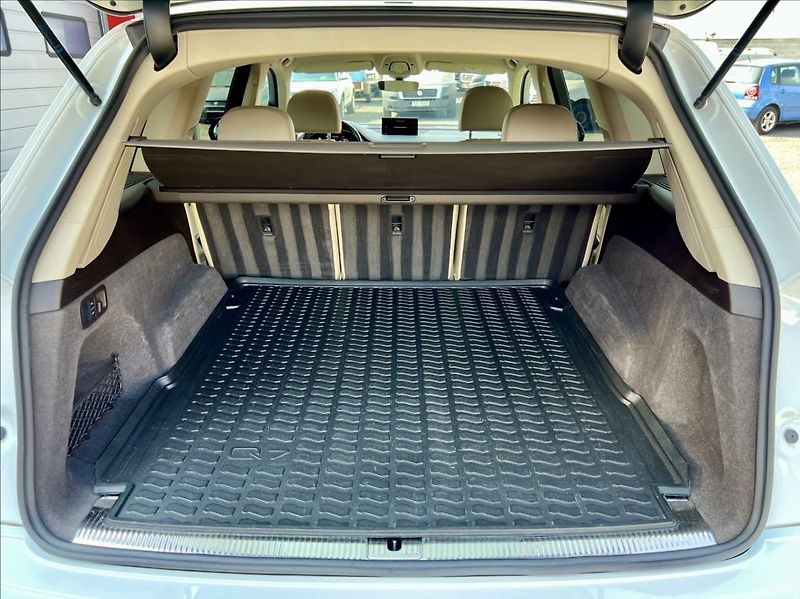 Audi Q7 3,0 TDi  MATRIX  VZDUCH  200kW - fotka 16 z 54