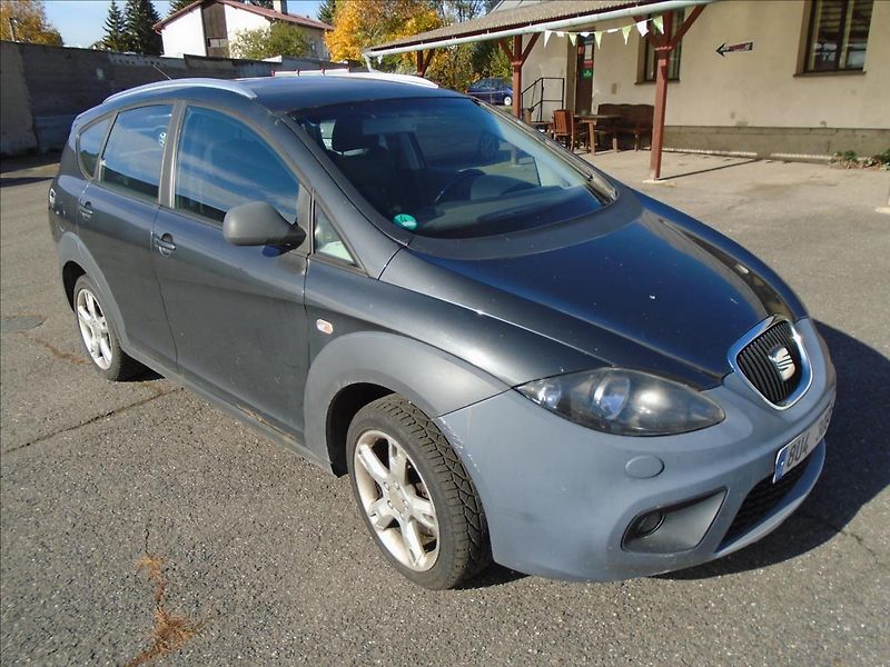 Seat Altea 2,0   4X4 - fotka 1 z 21