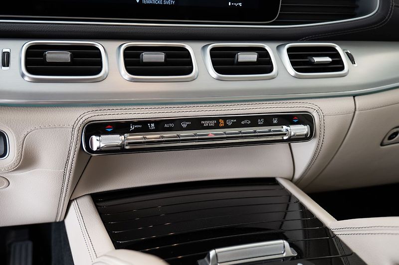 Mercedes-Benz GLE 360/Burmester/Pano - fotka 17 z 30