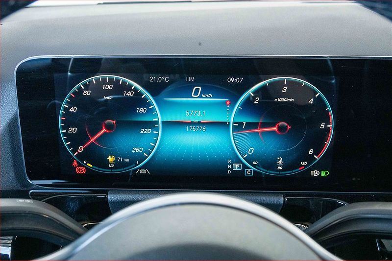 Mercedes-Benz GLA (2020) 200 d 4MATIC - fotka 11 z 22