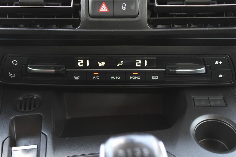 Peugeot Rifter 1,5 HDi  ČR,ALLURE,TAŽNÉ - fotka 13 z 23