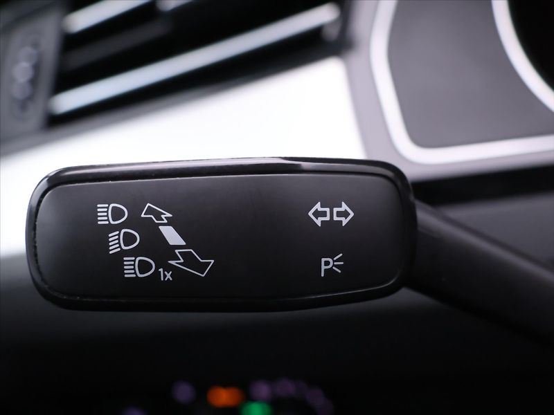 Volkswagen Passat 2,0 TDI 110kW DSG Comfort Navi - fotka 17 z 31