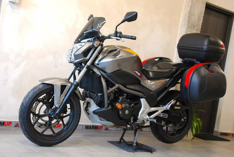 Honda NC 700 S (2014) původ ČR, 35 kW - od 18ti let - fotka 13 z 20