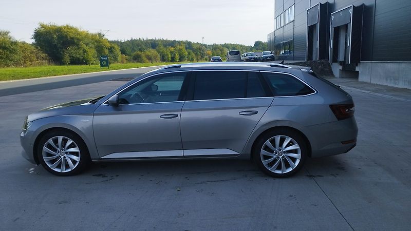 Škoda Superb 2.0TDI,LK,4X4volat-608 081 843 - fotka 7 z 21