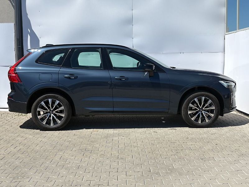 Volvo XC60 Plus Dark B5 AWD 184kW - fotka 4 z 26