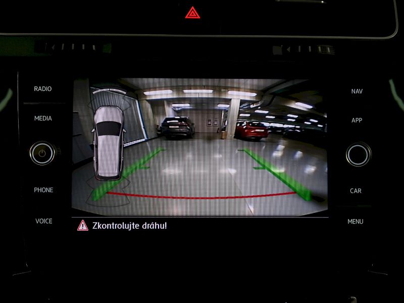 Volkswagen Golf (2019) ALLTRACK 2.0TDI 135kW 4M DSG - fotka 21 z 39