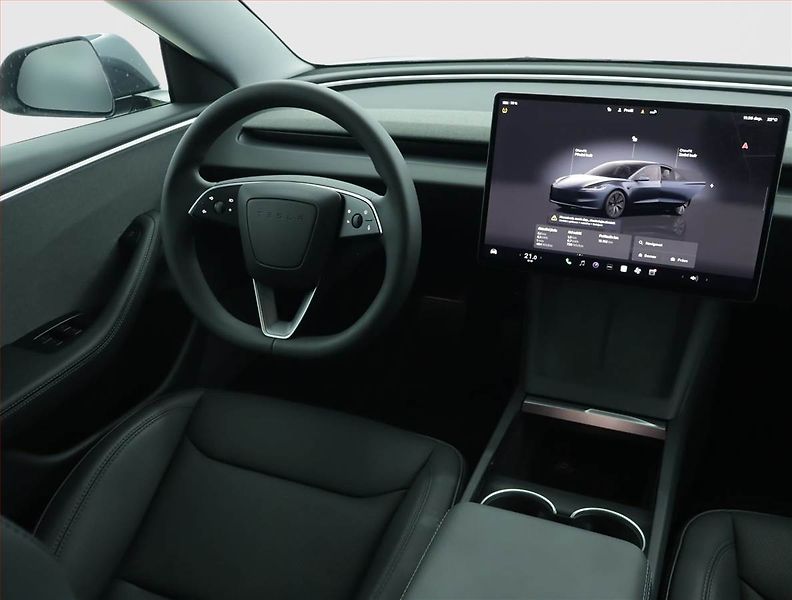 Tesla Model 3 (2025) Standard Range 60kWh, SoH 98% - fotka 7 z 25